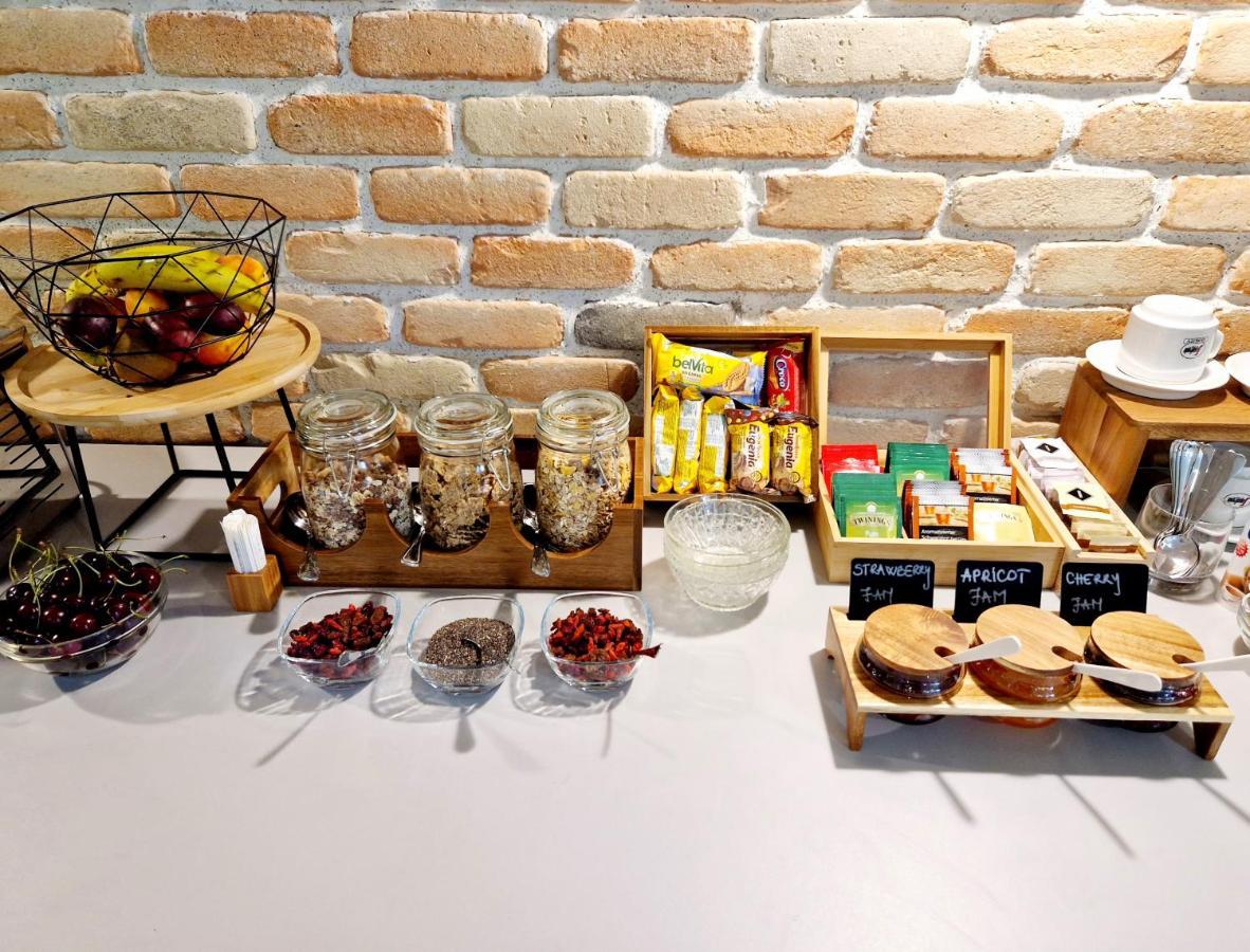 Hotel Atlantic Boutique Târgu-Mureş Esterno foto
