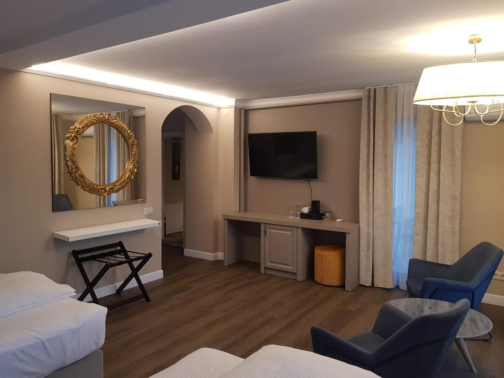 Hotel Atlantic Boutique Târgu-Mureş Esterno foto