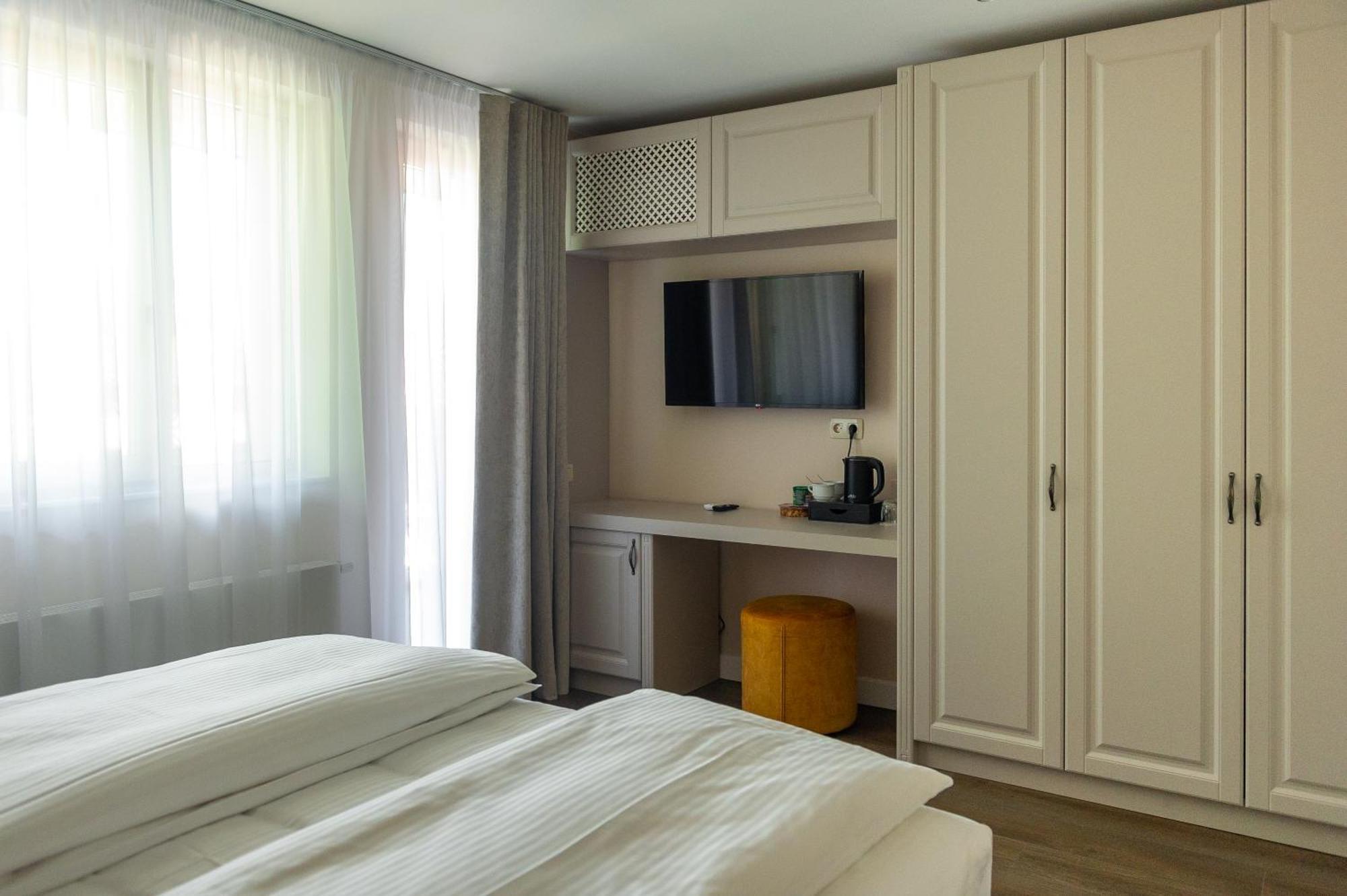 Hotel Atlantic Boutique Târgu-Mureş Esterno foto